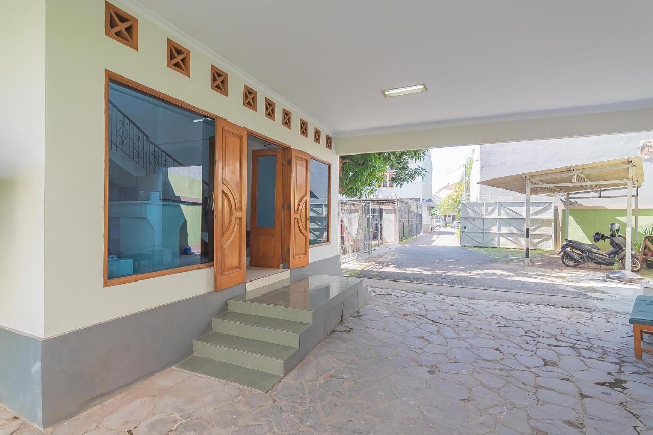 Hotel RedDoorz @ Pemuda Street Cirebon Exterior foto